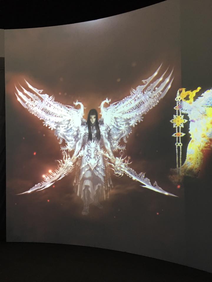 另一處數位展現鄭問遊戲作品的絢麗。