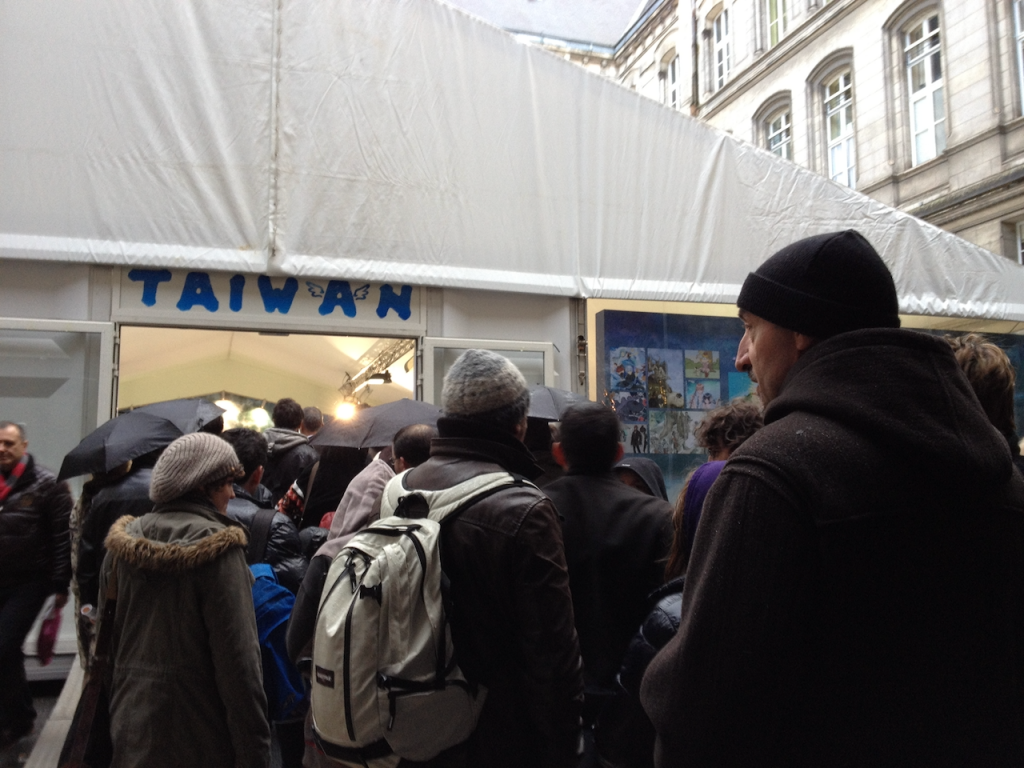 台灣館外人多起來
