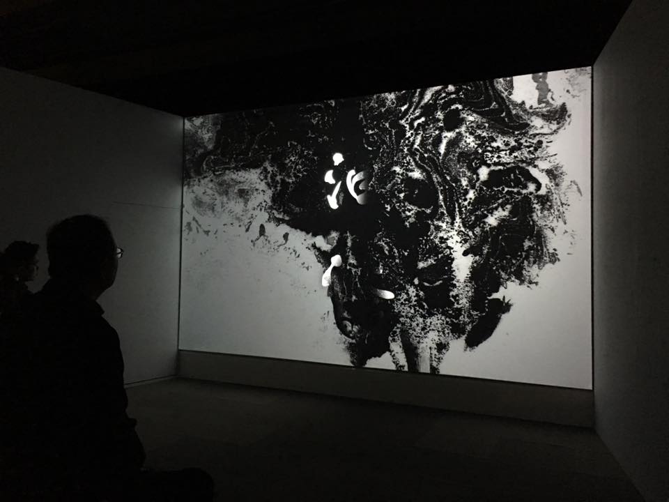 放映解說鄭問技法的房間。