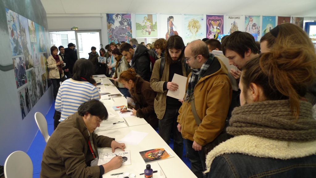 鄭問為讀者簽名之一