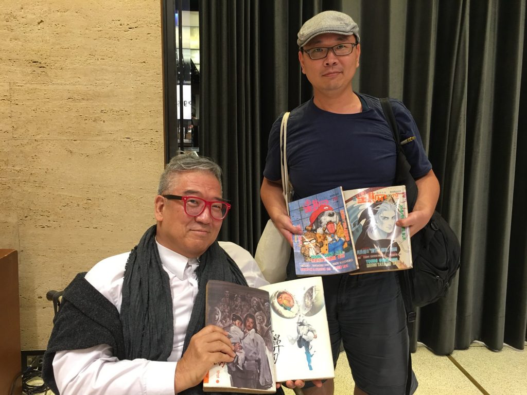 這位讀者太令人感動。快三十年前的第一版《阿鼻劍》兩集，加上有《阿鼻劍》第三部前世連載的《星期漫畫》雜誌。